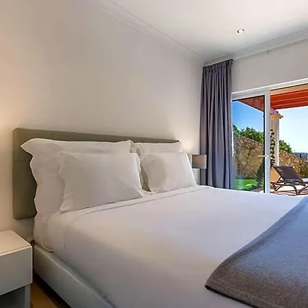 Sleeps 5 With Pool And Wifi * ساليما