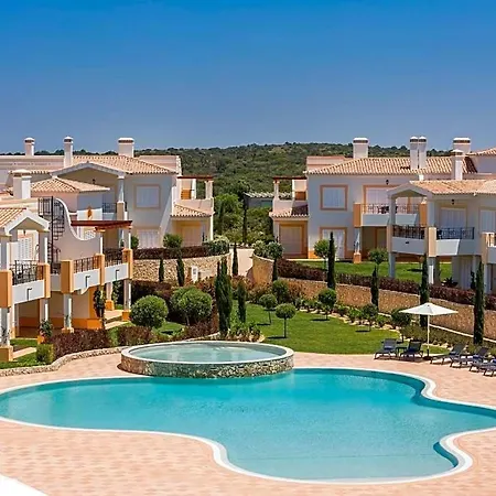 Sleeps 5 With Pool And Wifi Apartamento